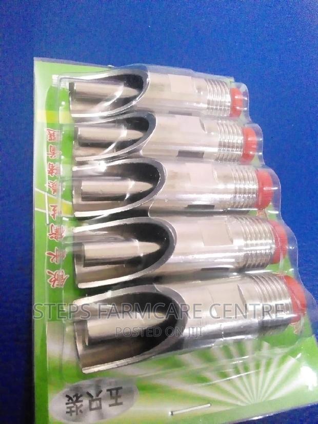 Pigs Automatic Drinkers for 1/2 " Pipes . - thumbnail 2
