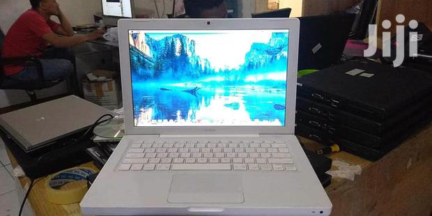 Apple Macbook 4 Unibody 250 Gb Hdd Core2duo 4 Gb Ram Laptop - main view