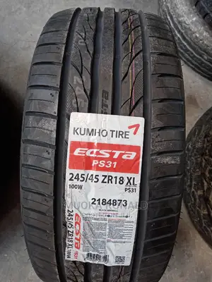 245/45r18 KUMHO TYRE (ECSTA) Made in Korea