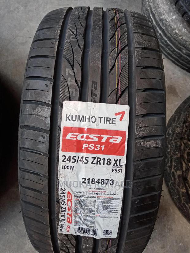 245/45r18 KUMHO TYRE (ECSTA) Made in Korea