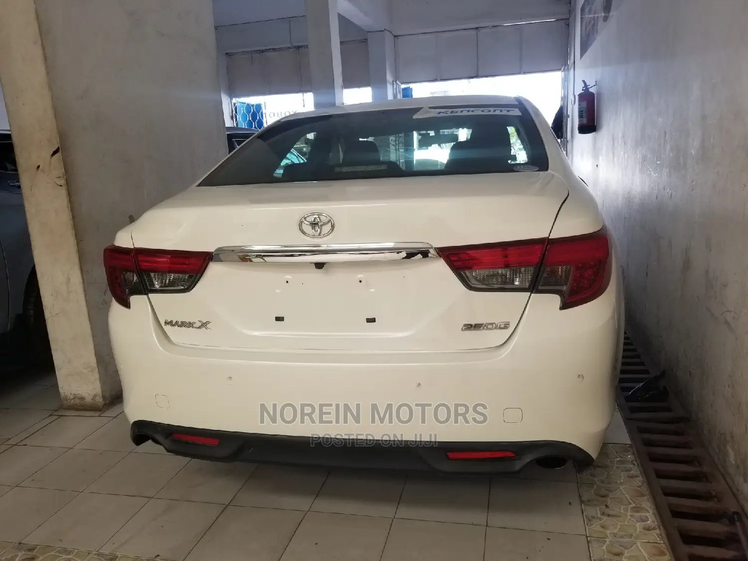 Toyota Mark X 2015 Off White