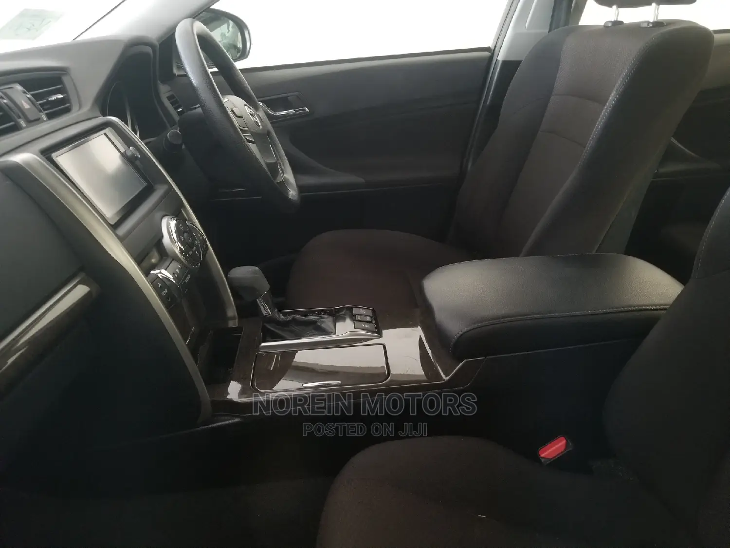 Toyota Mark X 2015 Off White
