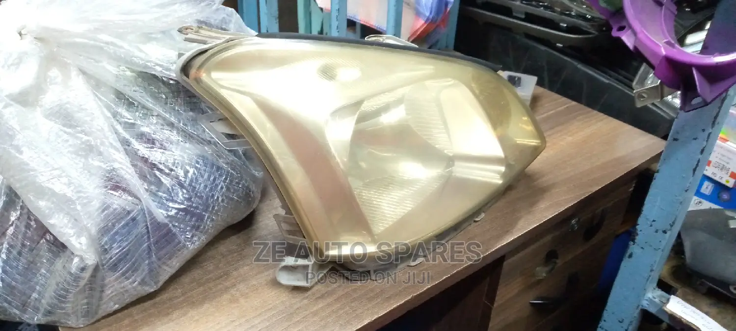 Premio 2002 Headlight Non