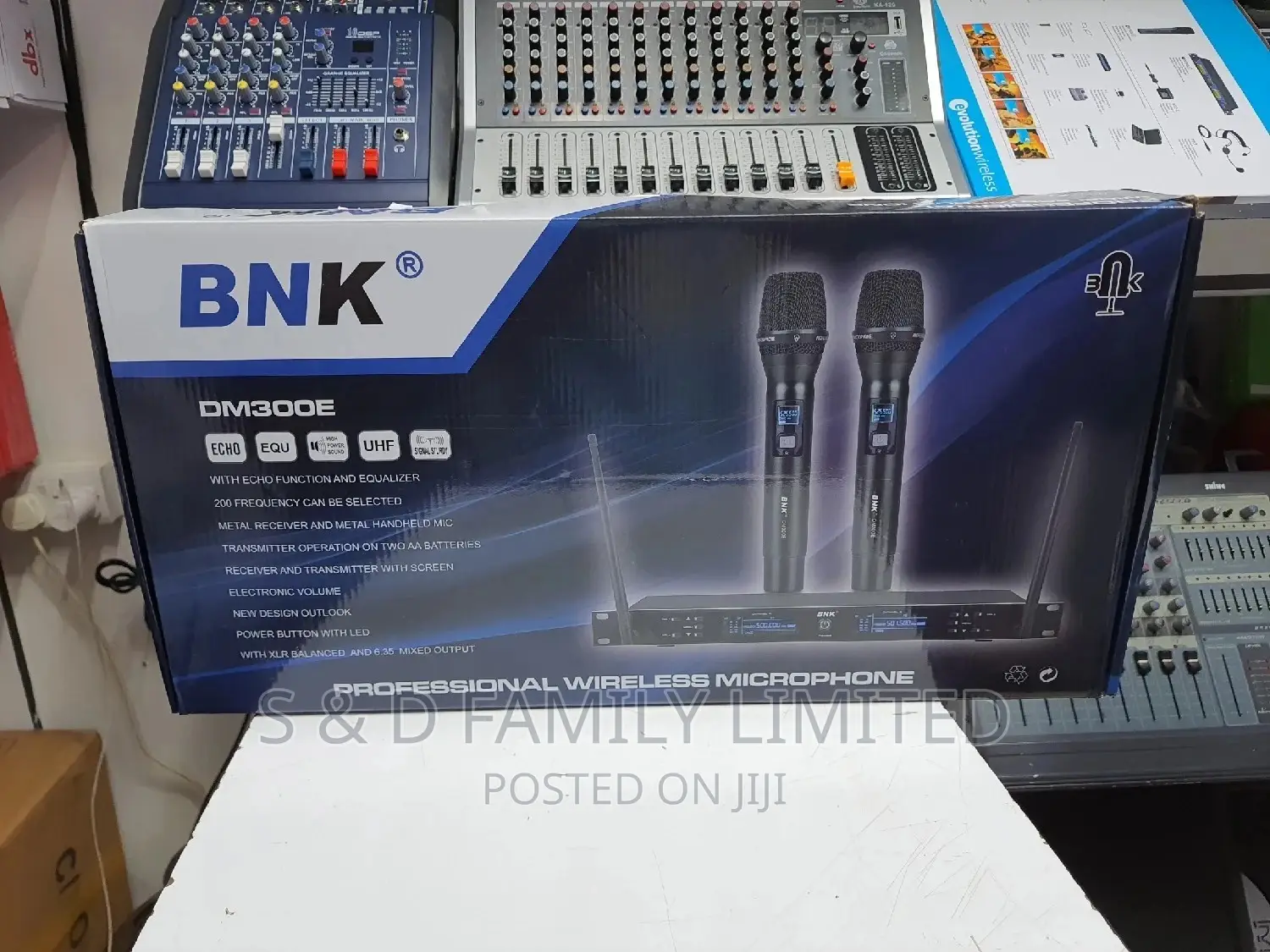 BNK DM300E Wireless Microphone