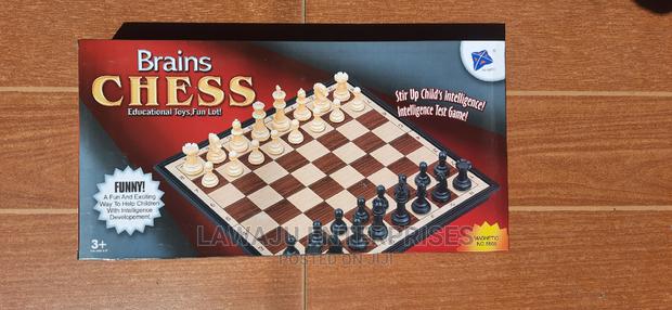 Brain Chess Board Game - main view