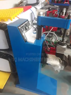 Tyre Vulcanizing Machine