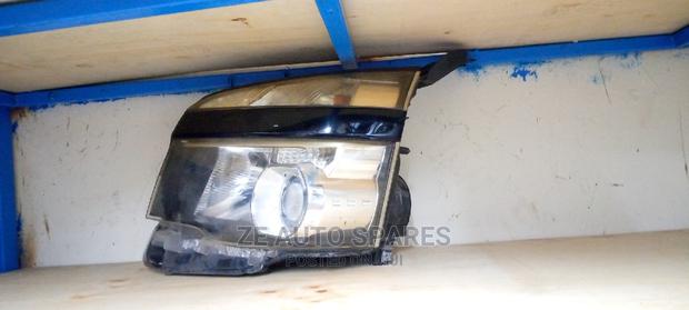 Voxy 2012 Headlight Xenon