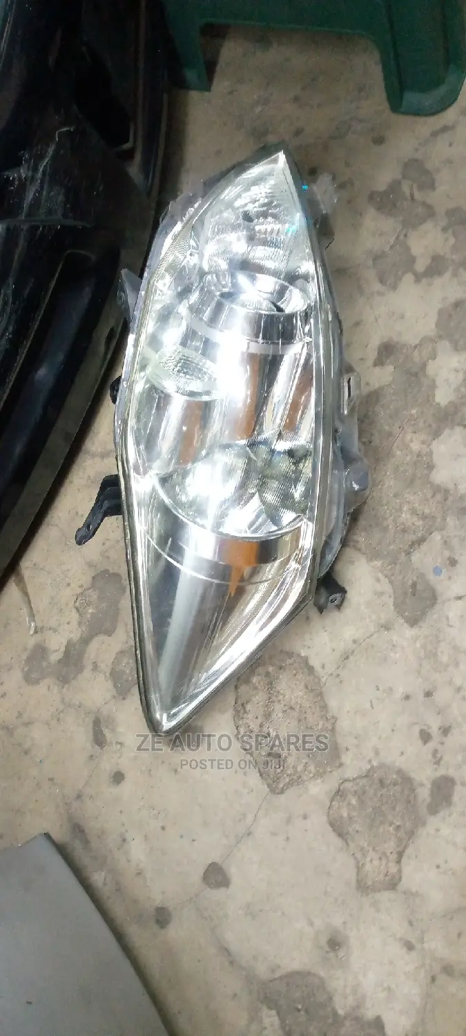 Auris 2010 Headlight Xenon