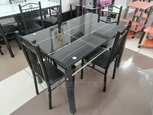 4 Seaters Dining Table Set.