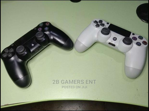 Ps4 Slim, 2 Pads, Like New - thumbnail 2