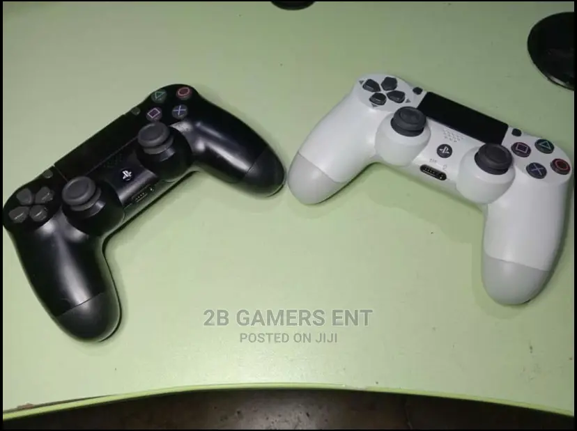 Ps4 Slim, 2 Pads, Like New