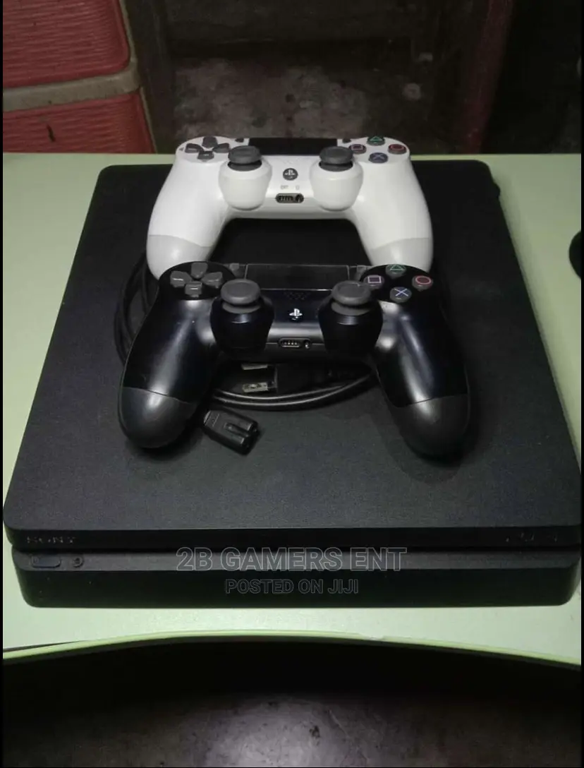 Ps4 Slim, 2 Pads, Like New