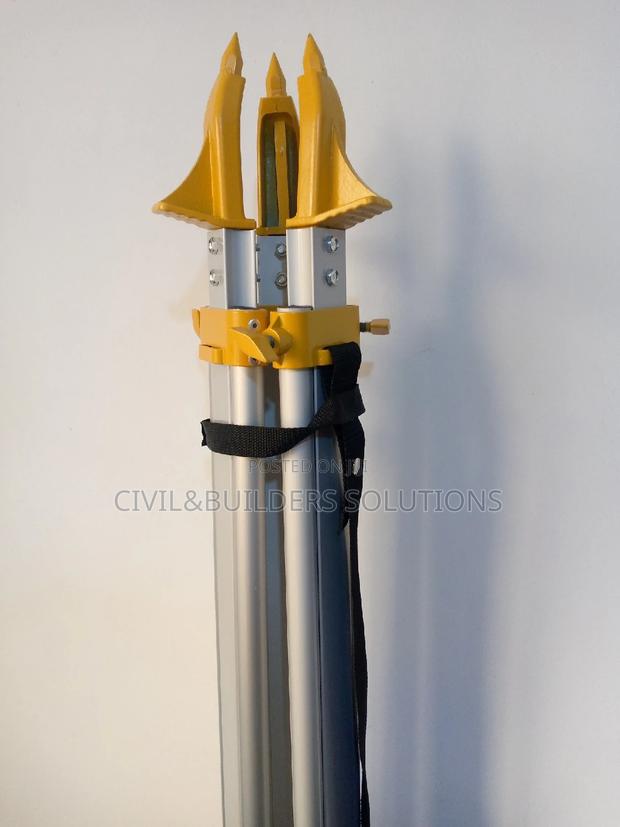 Automatic Level Durable Heavyweight Tripod - main view