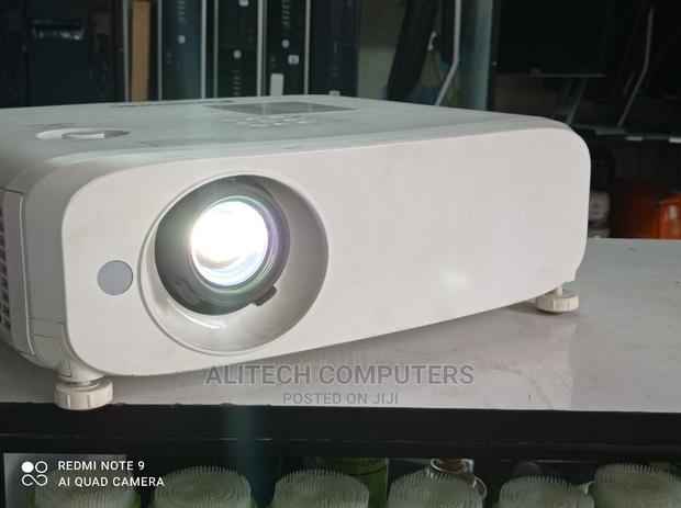 Panasonic Pt-Vx600 Projectors 5500 Lumens - thumbnail 9