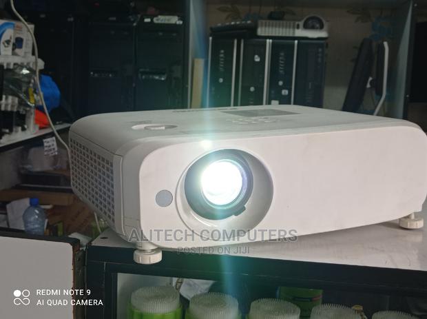 Panasonic Pt-Vx600 Projectors 5500 Lumens - main view