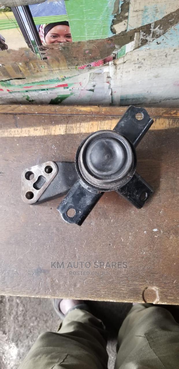 Toyota Passo Sette Engine Mount. - thumbnail 4