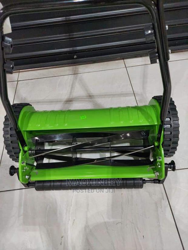 Grass Manual Lawn Mower - main view