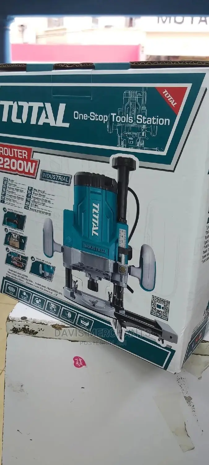 Total 2200 Watts Electric Router Machine