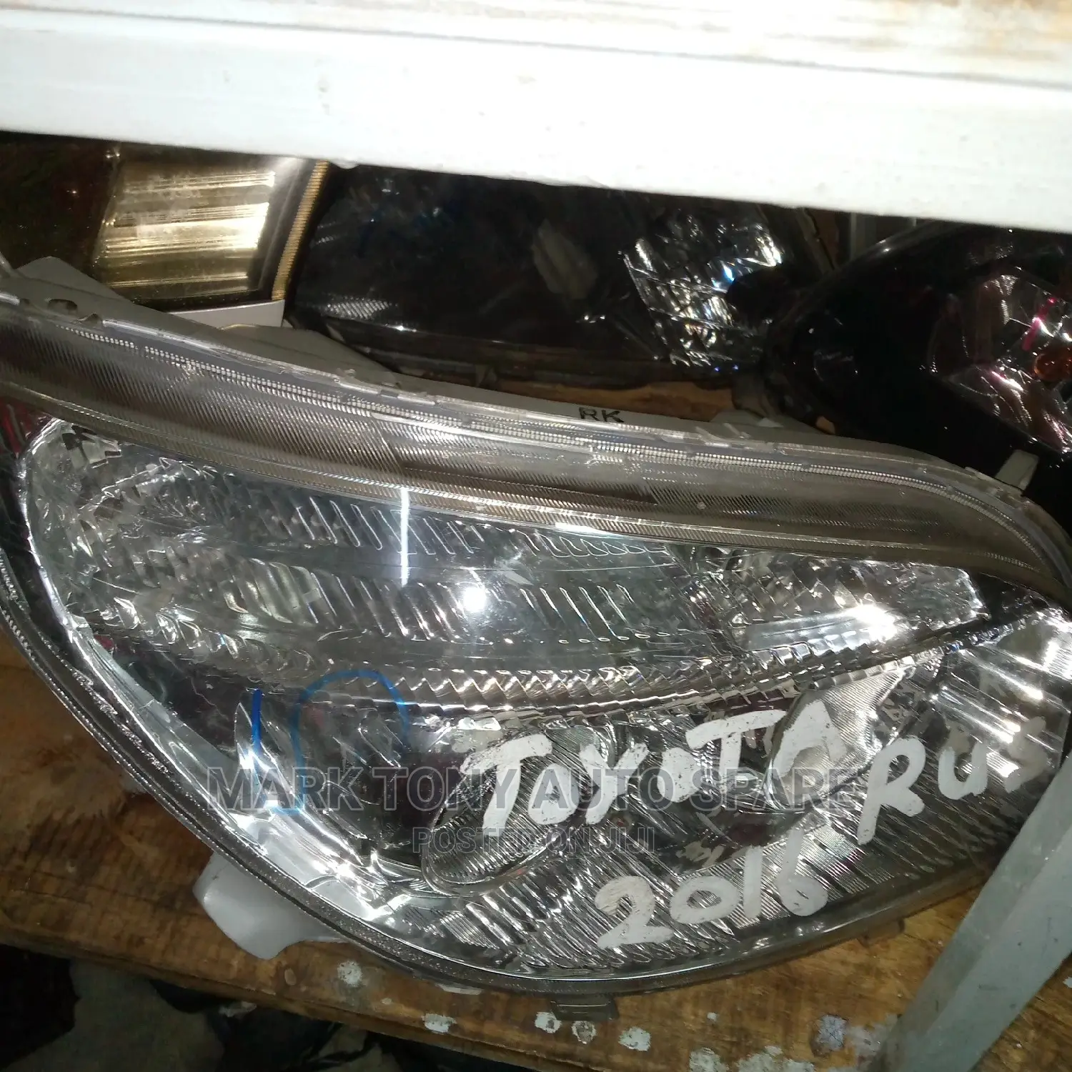 Toyota Rush Headlight
