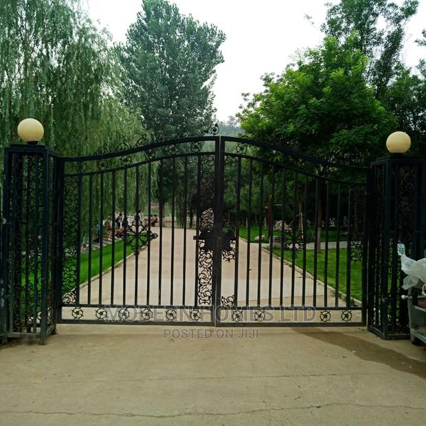 Decorative Wrought Iron Gate Ornaments / Driveway Gates - thumbnail 3