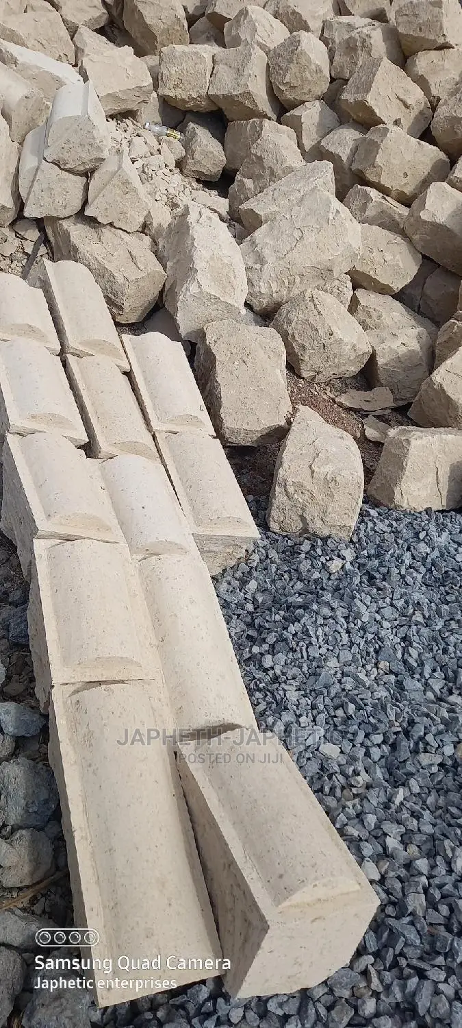 Brown/Yellow Decoratives Stones^