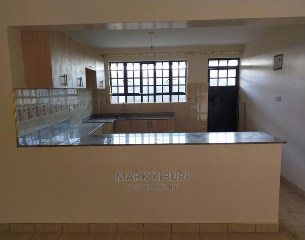 Granite(Kitchen Countertops} - thumbnail 4