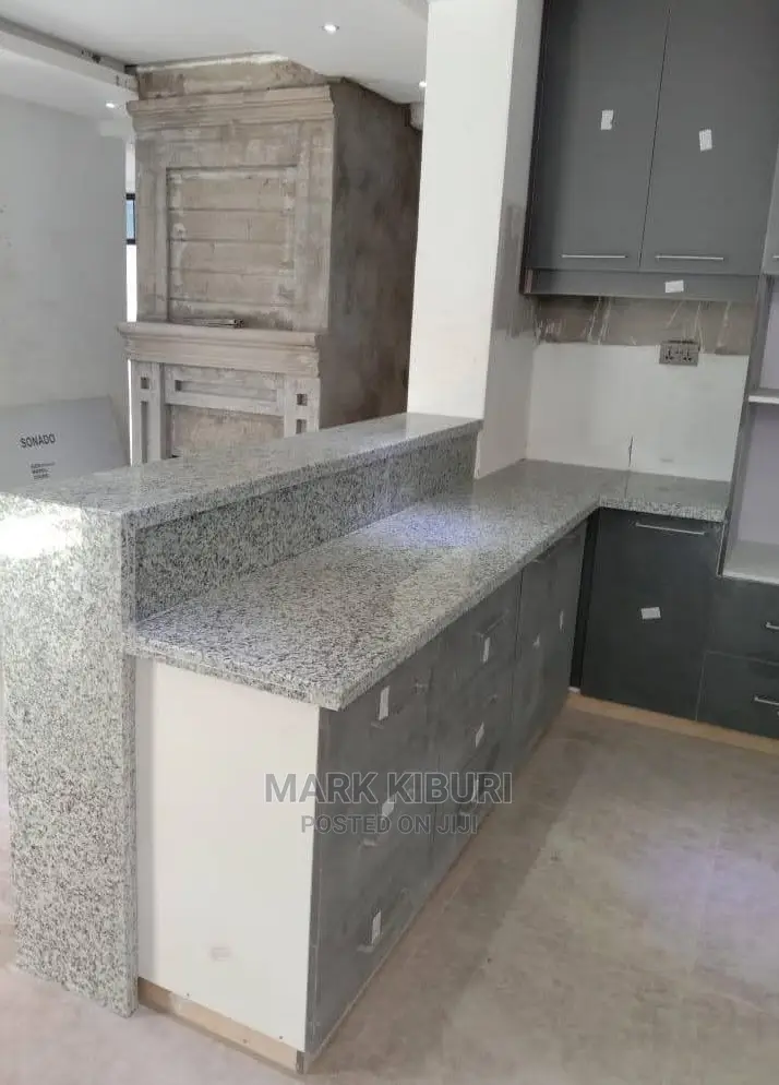 Countertops{Kitchen Granite)
