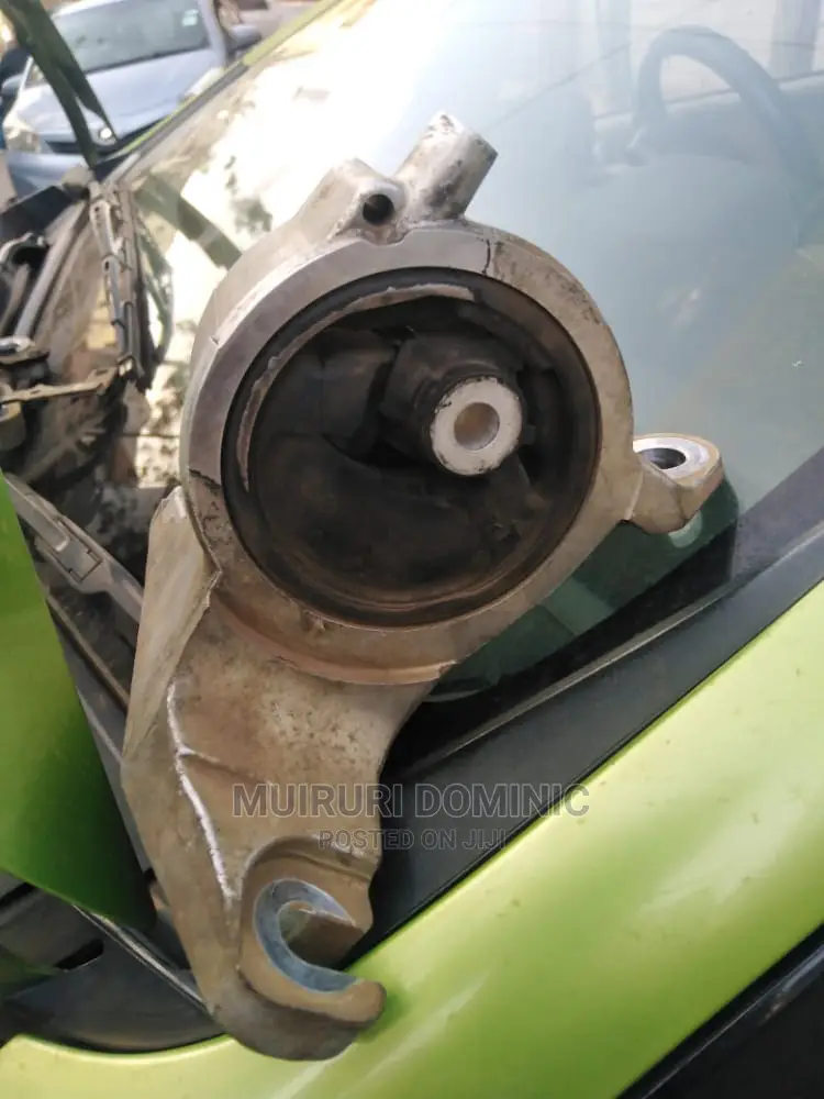 Honda Insight Hybrid Gear Mounting