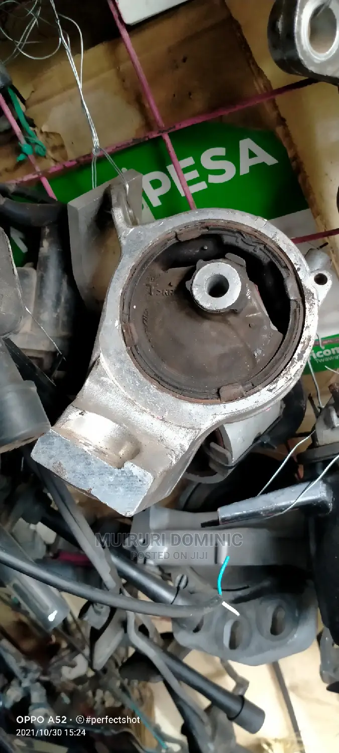 Honda Insight Hybrid Gear Mounting