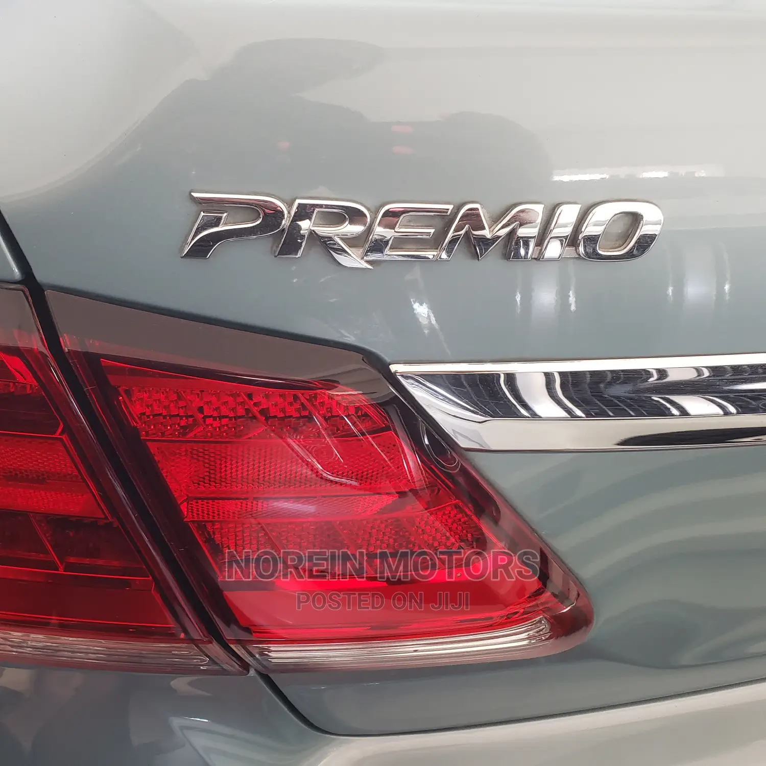 Toyota Premio 2017 Green