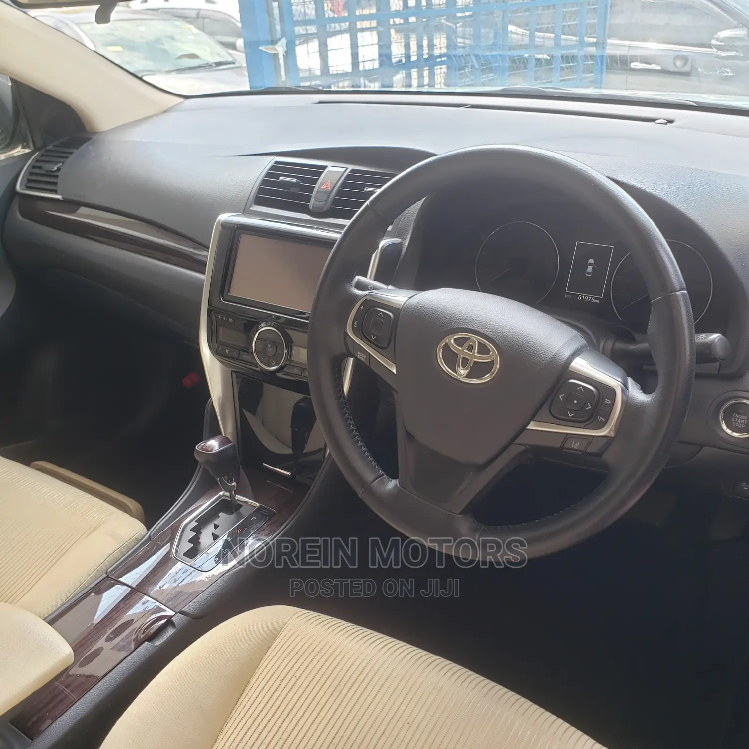 Toyota Premio 2017 Green