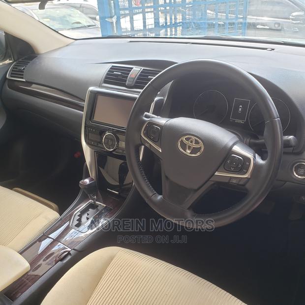 Toyota Premio 2017 Green - thumbnail 10