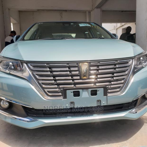 Toyota Premio 2017 Green
