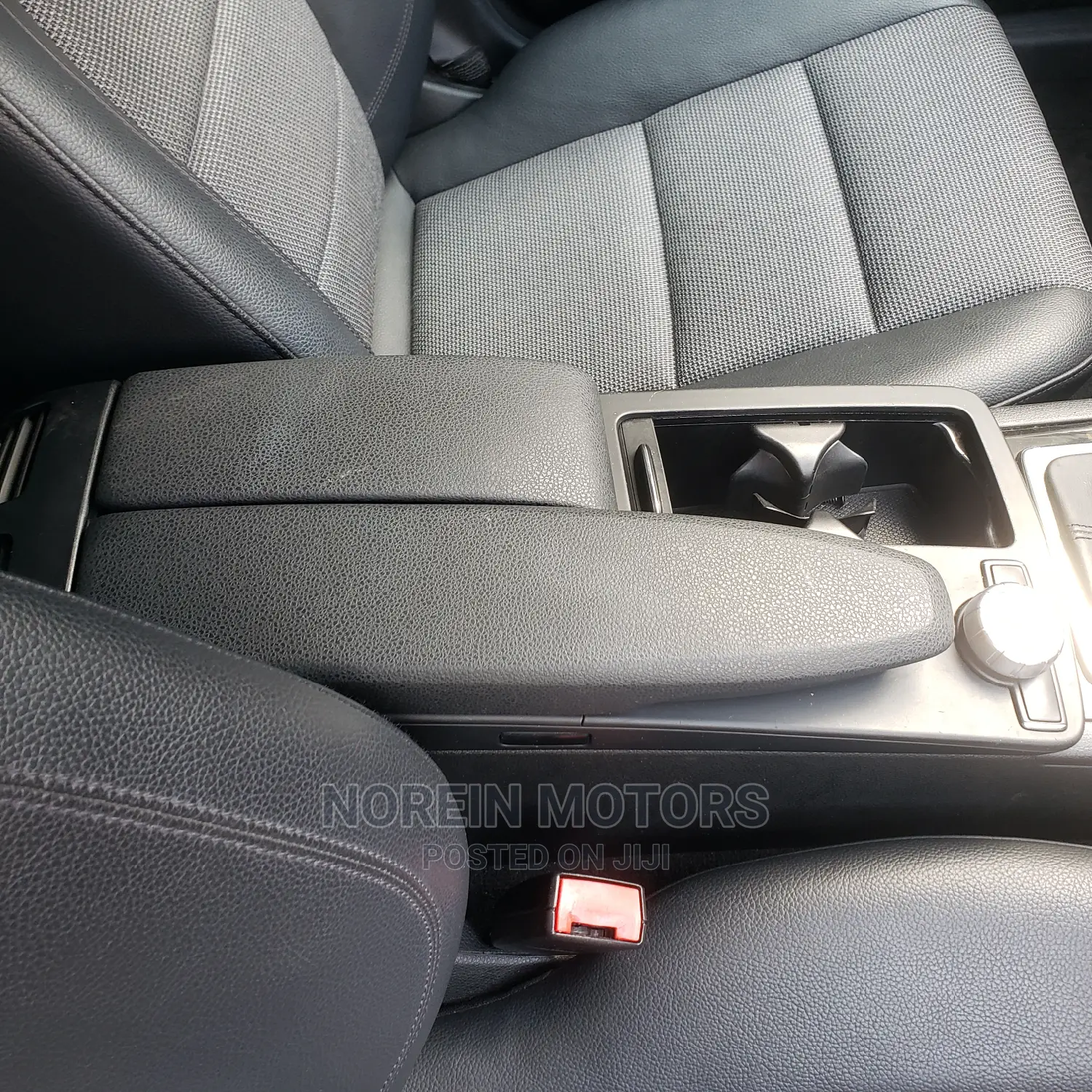 Mercedes-Benz C180 2014 Off white