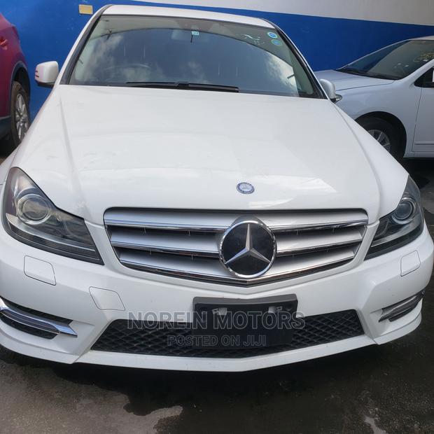 Mercedes-Benz C180 2014 Off white - main view