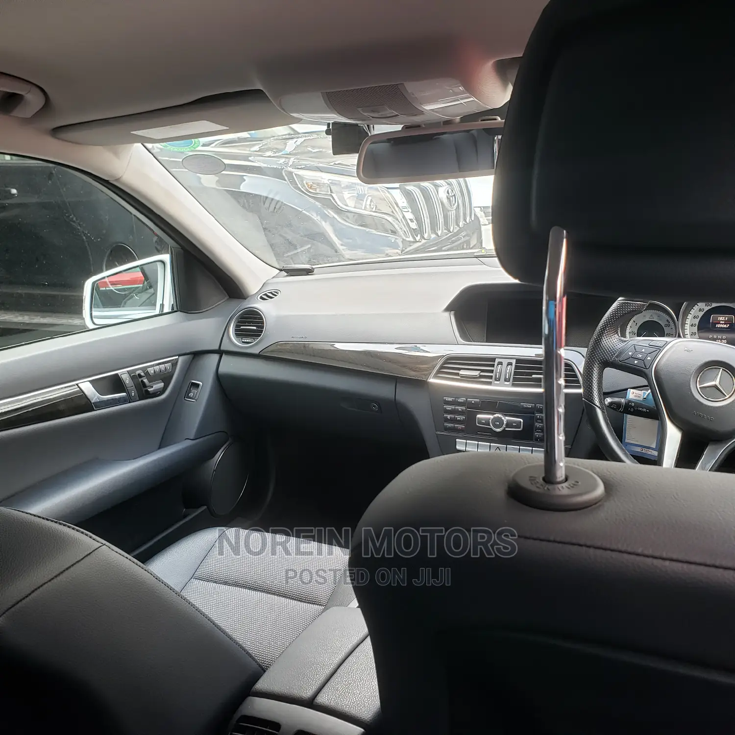 Mercedes-Benz C180 2014 Off white