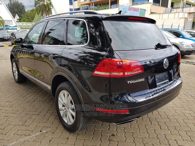 Volkswagen Touareg 2014 Black - thumbnail 3