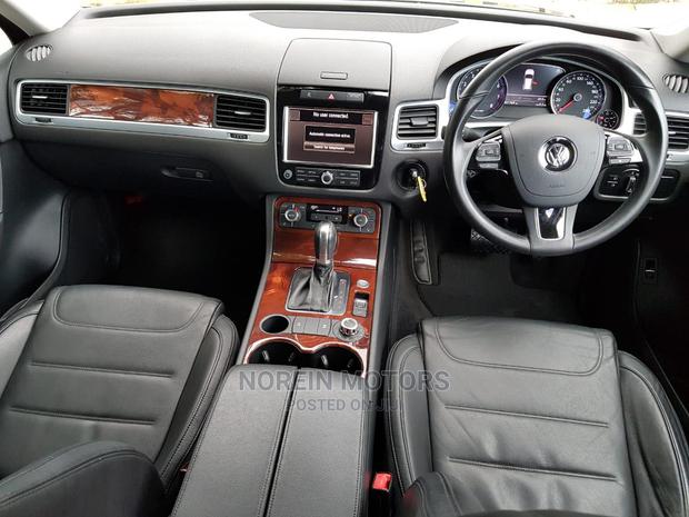 Volkswagen Touareg 2014 Black - thumbnail 4