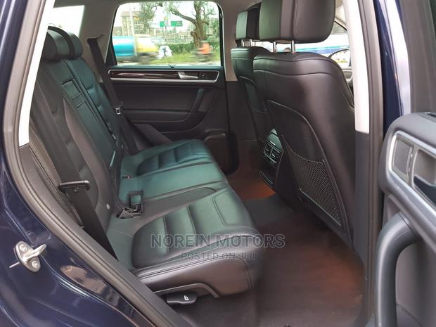 Volkswagen Touareg 2014 Black - thumbnail 3