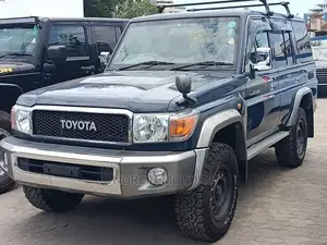 Toyota Land Cruiser 2015 Blue