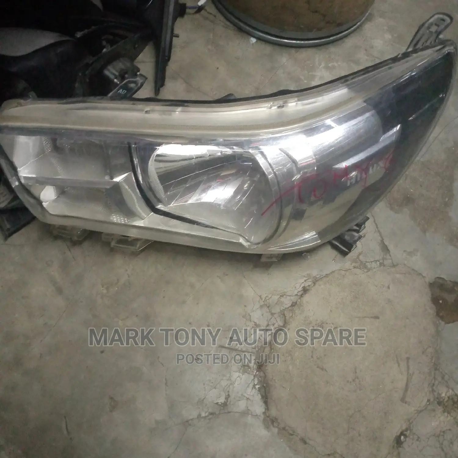 Figo Headlight