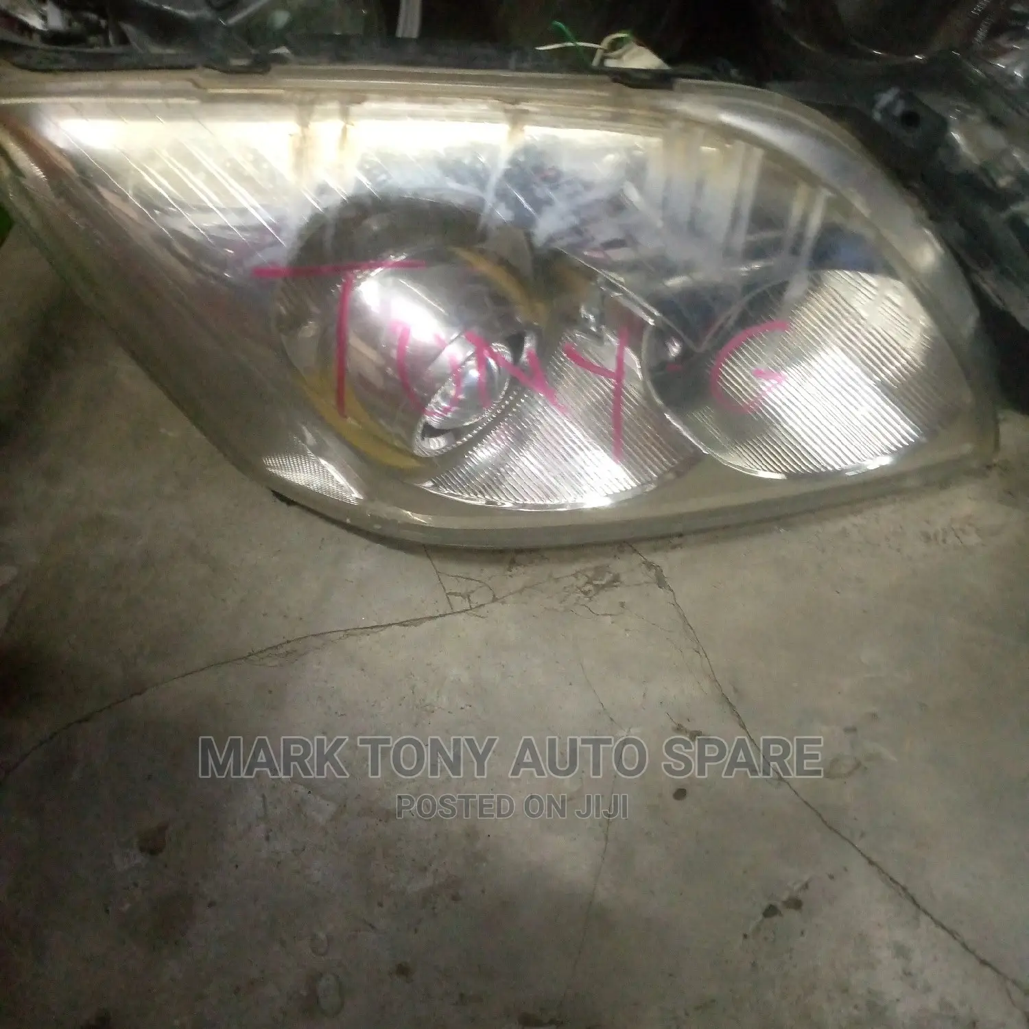 Avensis Headlight Zenon
