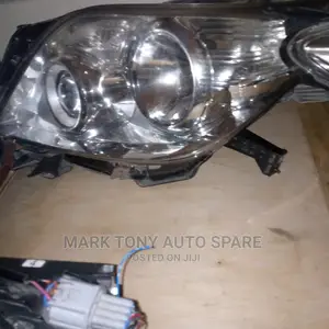 Prado 150 Zenon Headlight