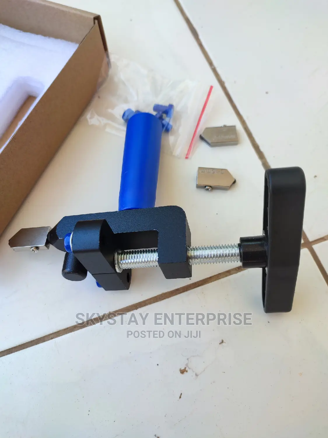 Glass Cutting/Opening Tool