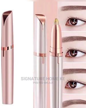 Eyebrows Trimmer - thumbnail 2