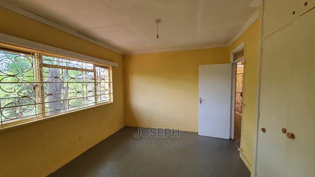 3bdrm Bungalow in Bendor Estate for Sale - thumbnail 5