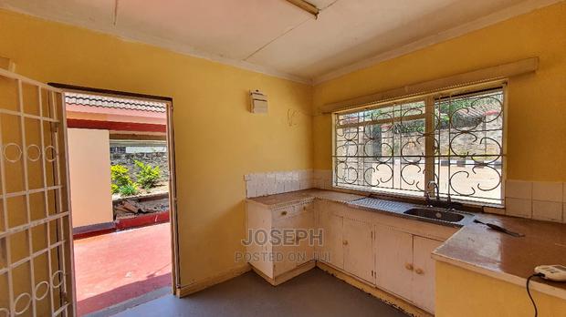 3bdrm Bungalow in Bendor Estate for Sale - thumbnail 7