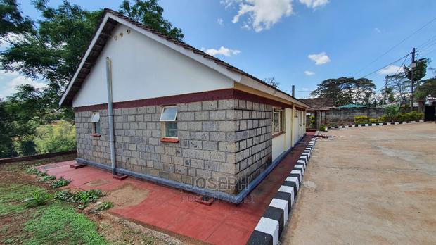 3bdrm Bungalow in Bendor Estate for Sale - thumbnail 3