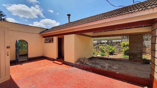 3bdrm Bungalow in Bendor Estate for Sale - thumbnail 8