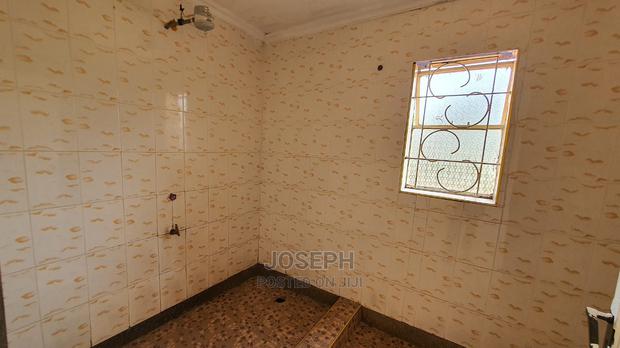 3bdrm Bungalow in Bendor Estate for Sale - thumbnail 17